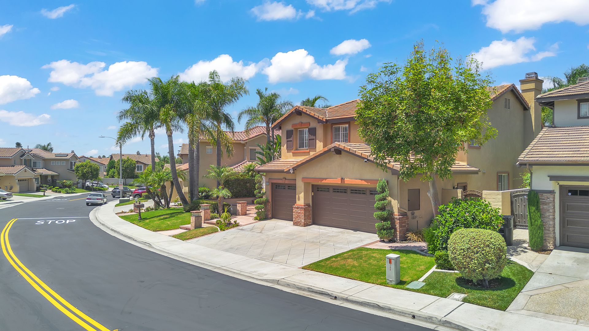Tustin House: 11625 Allen