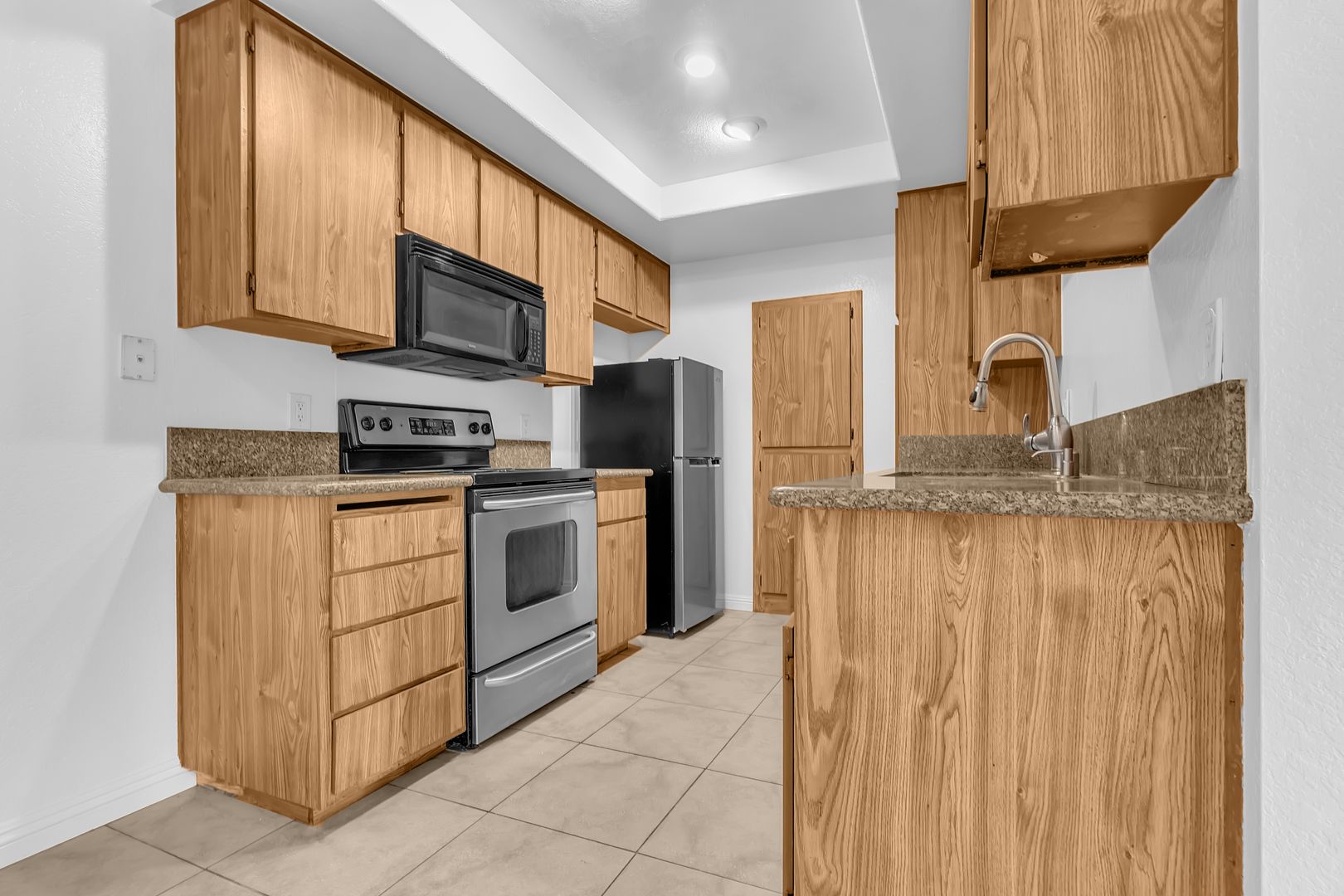 Lake Forest House: 20702 El Toro Rd