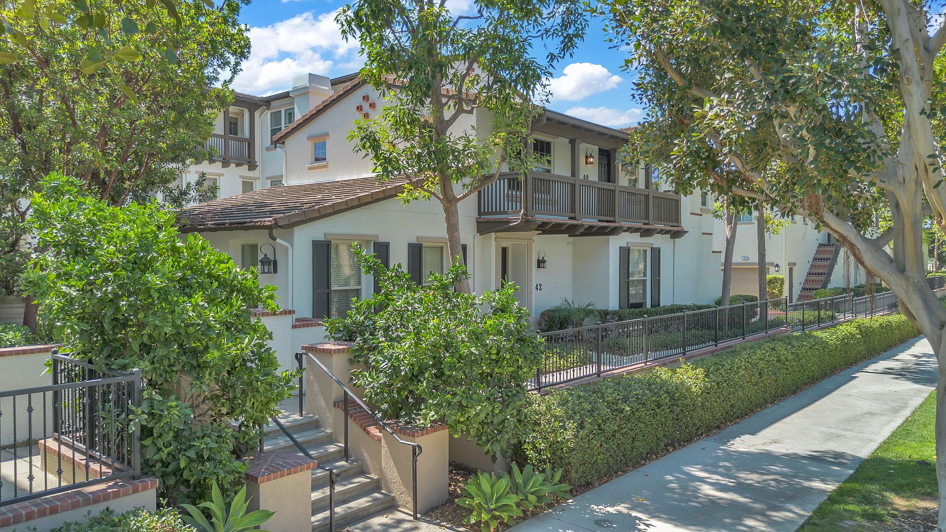 Irvine Condo: 40 Vintage