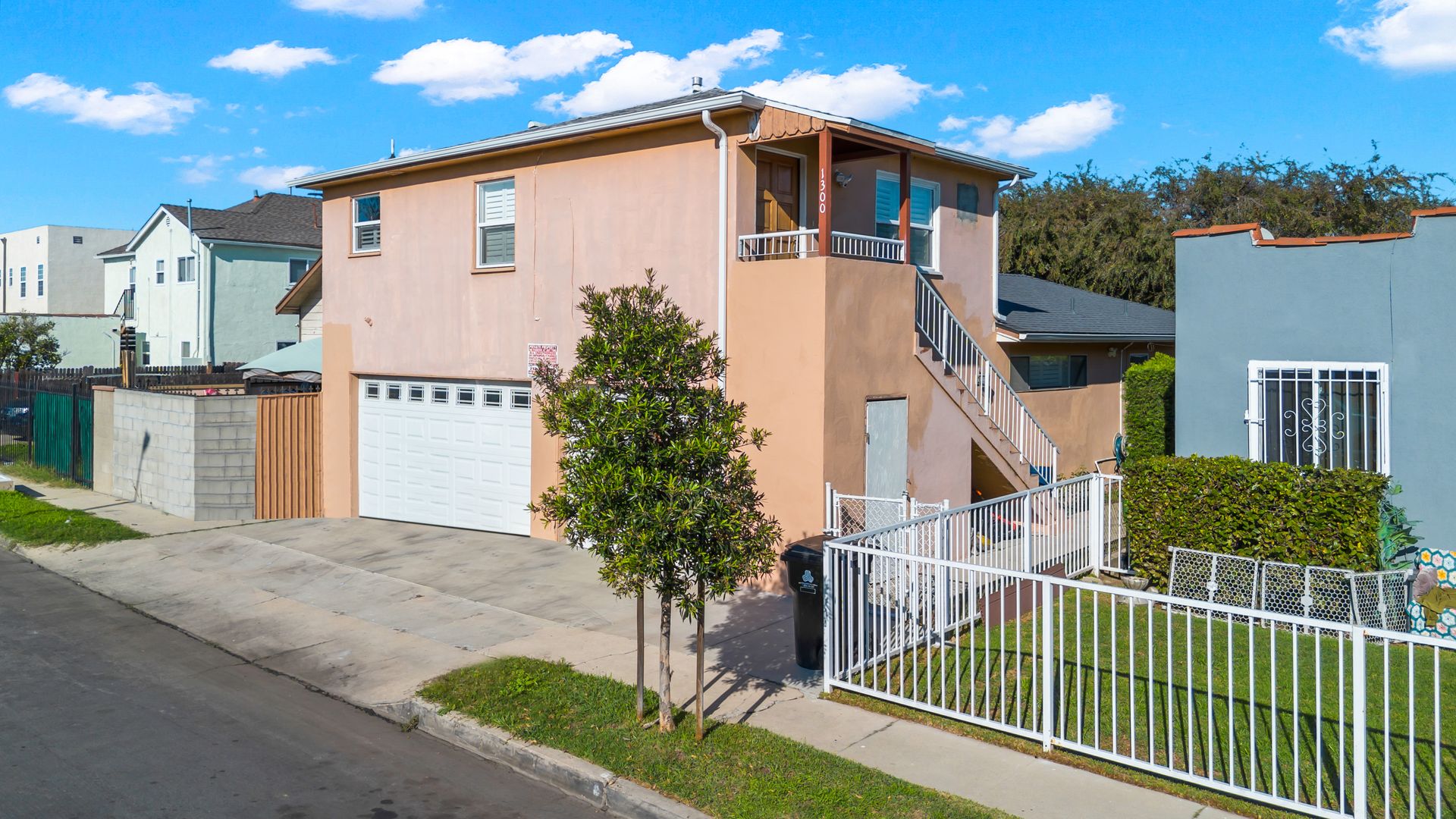 Los Angeles Apartment: 1300 West 83rd Place