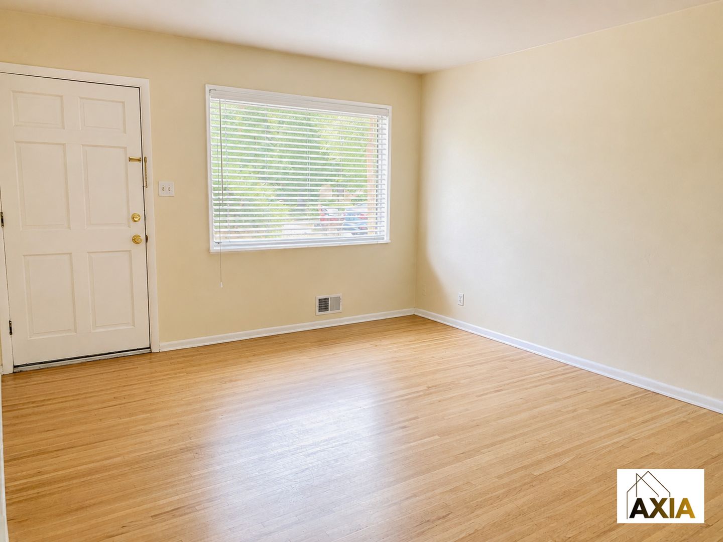 205 S. 39th 2 of 12