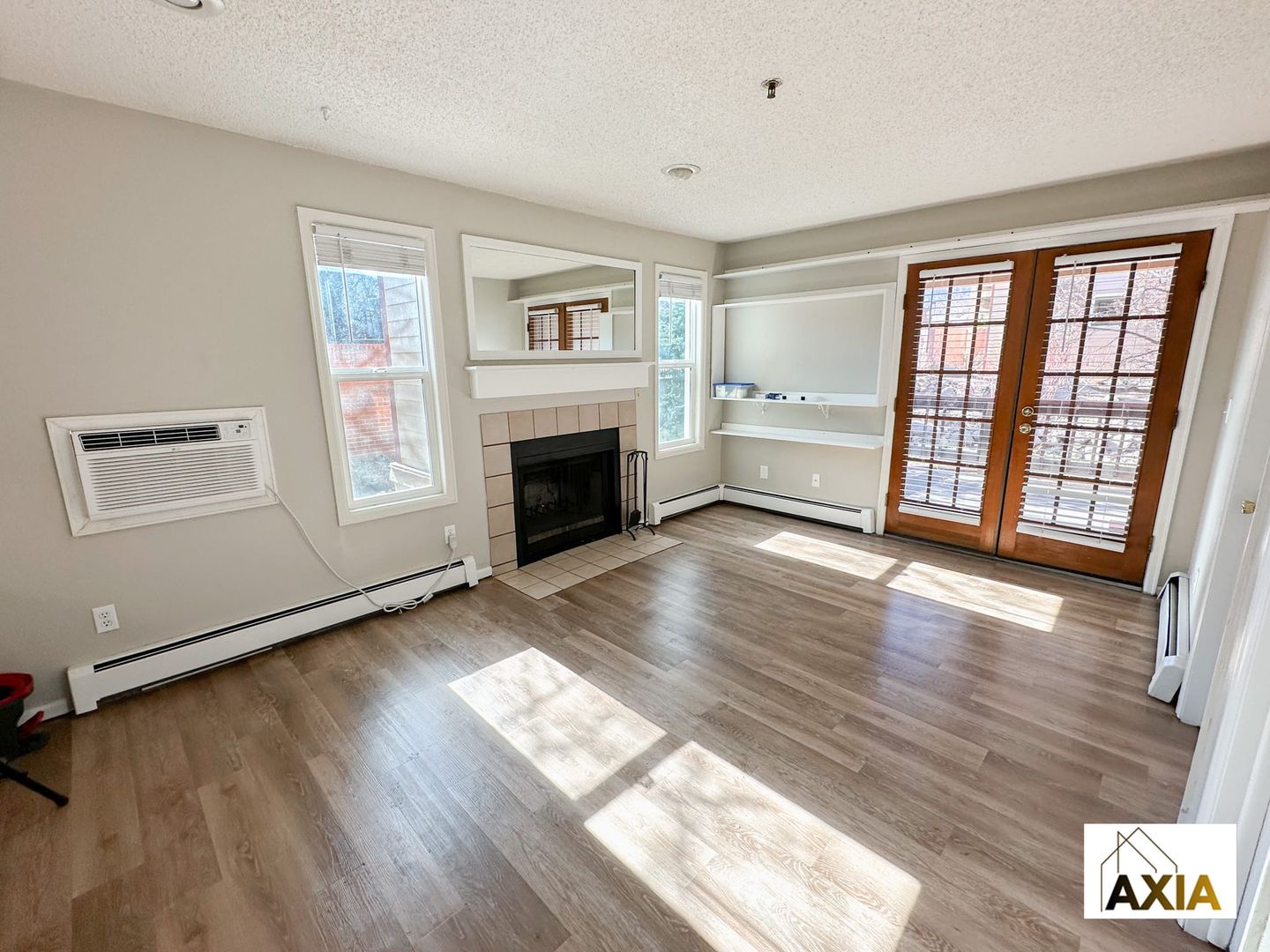 Boulder Apartment: 19th & Canyon