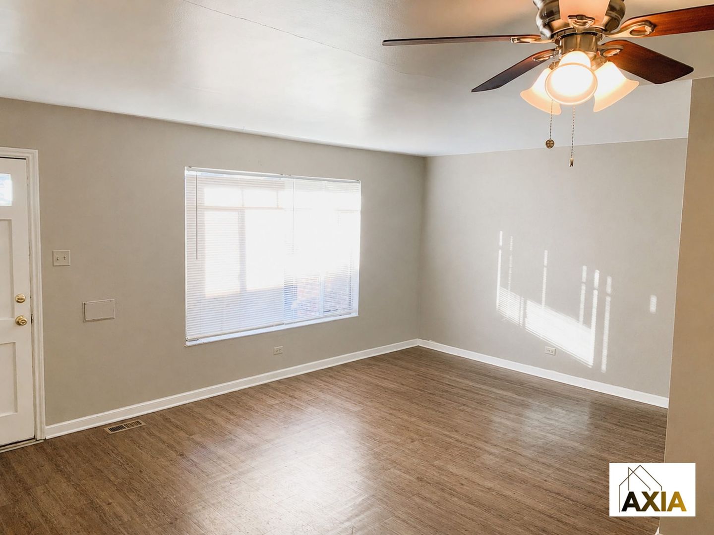Englewood Apartment: 2810 S. Delaware St.