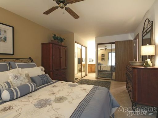 2 Bedroom Apartment with Free Underground Parking – photo 1