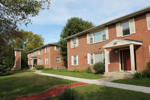 Monona Remodeled Gem: A Perfect Blend of Comfort and Convenience!