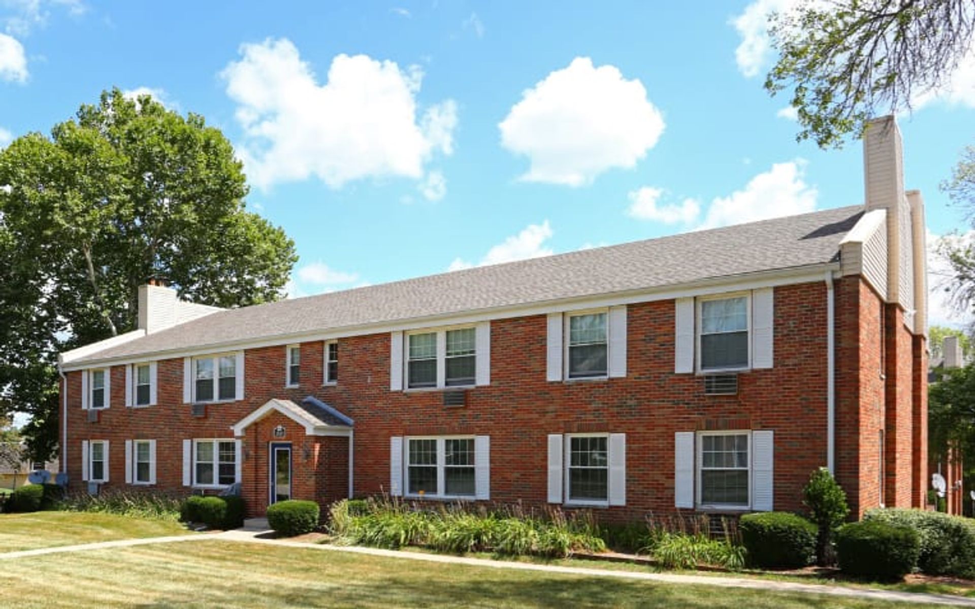 2303 Canary Drive 11, Rockford, IL 61103