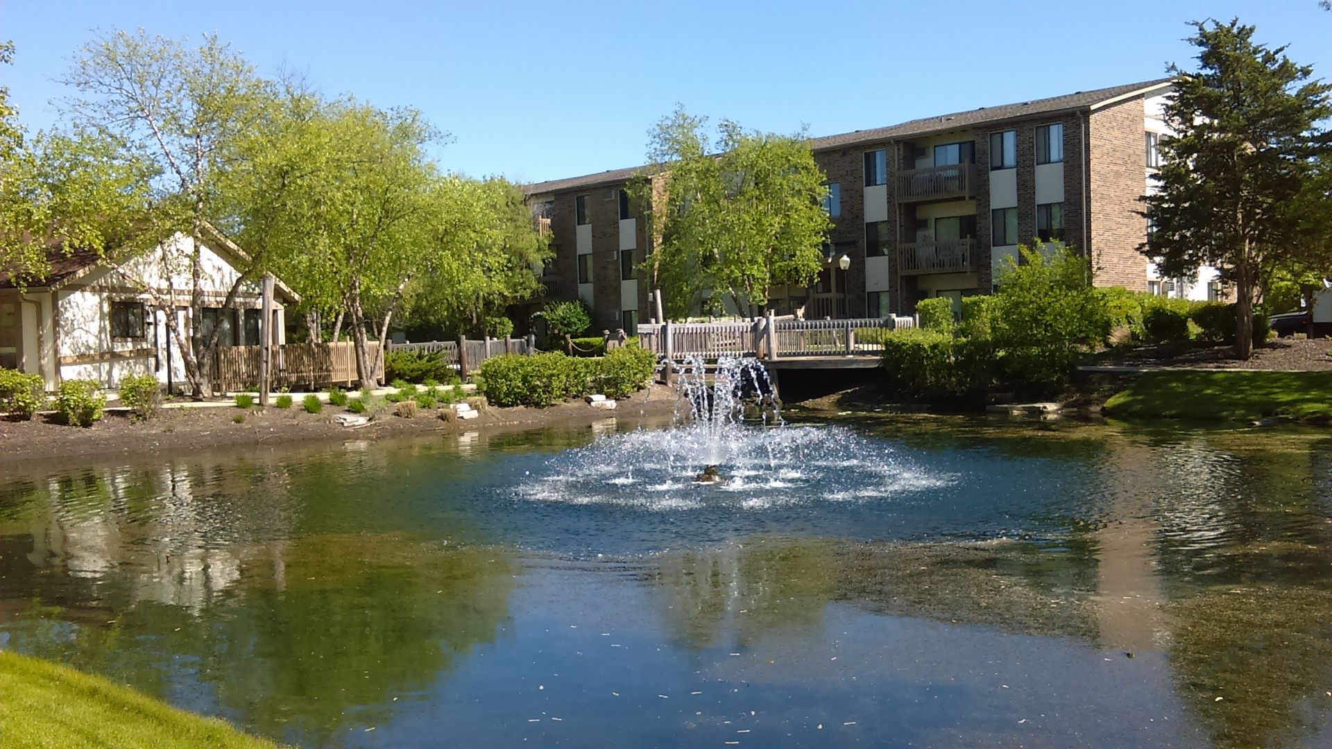 Roselle Apartment: 619 Plum Grove Rd