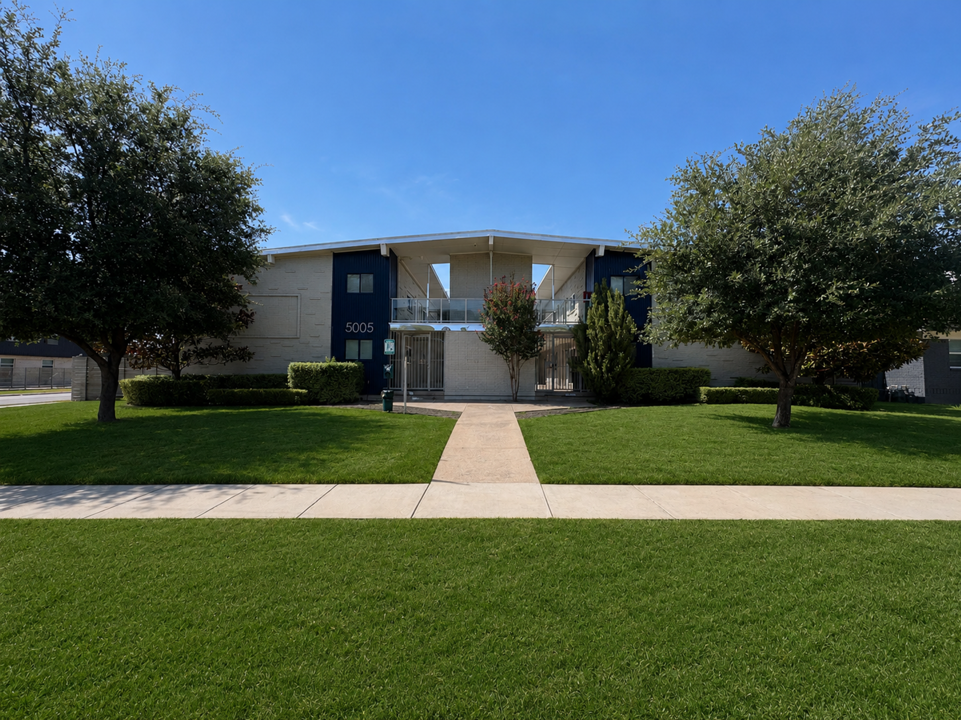 Dallas Apartment: 5005 San Jacinto St