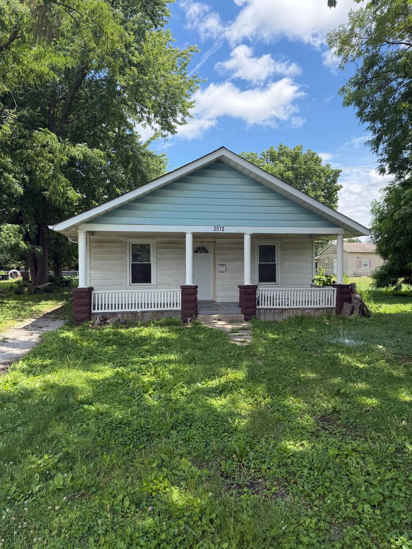 Springfield House: 2512 Fox Bridge