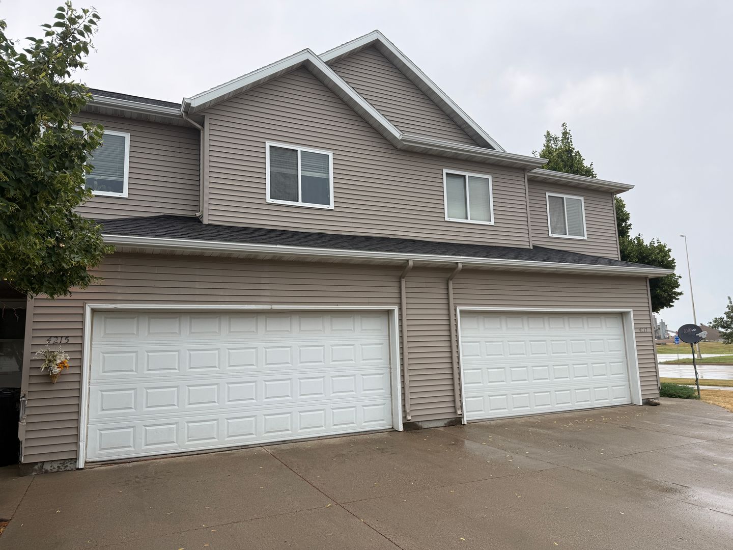 Fargo Apartment: 4210 39 1/2 Ave S