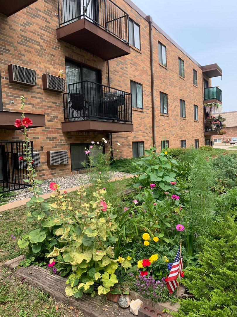 Fargo Apartment: 401 30th Avenue North