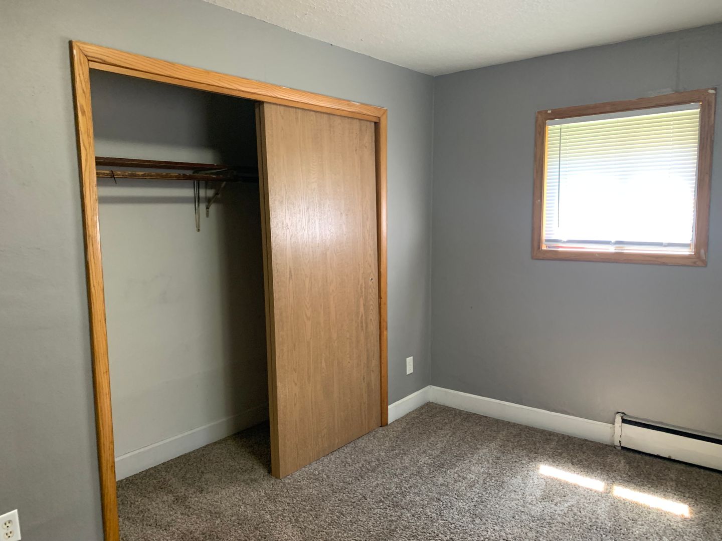 Moorhead Apartment: 1929 18th Ave S