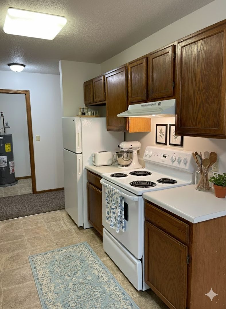 Fargo Apartment: 929 Page Drive South