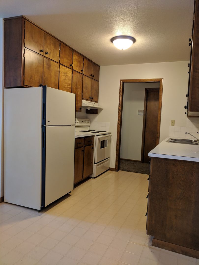 Fargo Apartment: 401 30th Avenue North