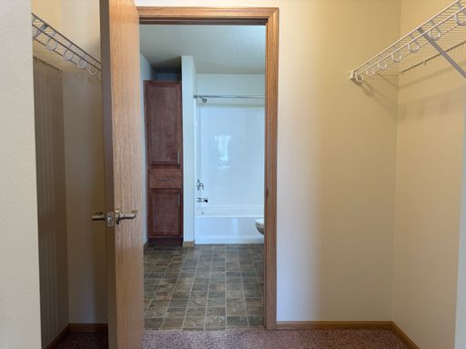 Edge of Osgood Apartments - 2bd/2ba - 1st Floor - Double Stall Garage – photo 1