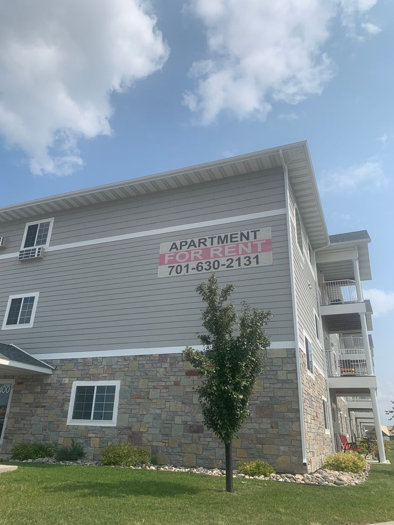 Fargo Apartment: 5400 42nd St S