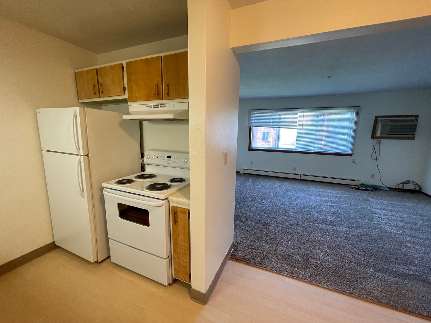 Moorhead Apartment: 1929 18th Ave S