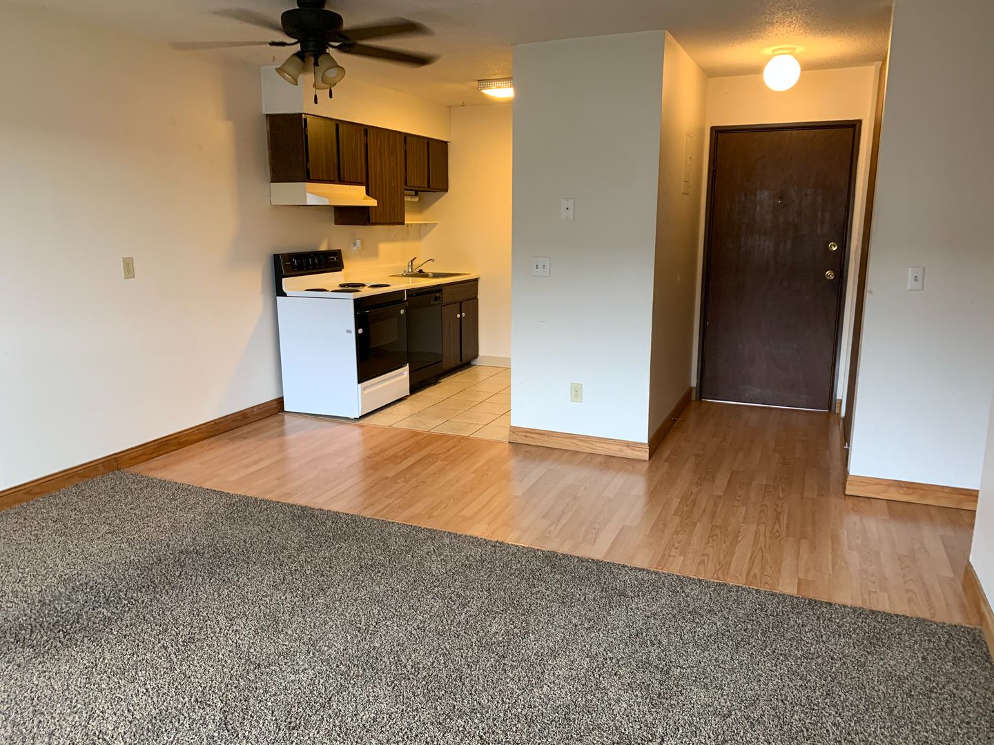 West Fargo Apartment: 424 6th St E