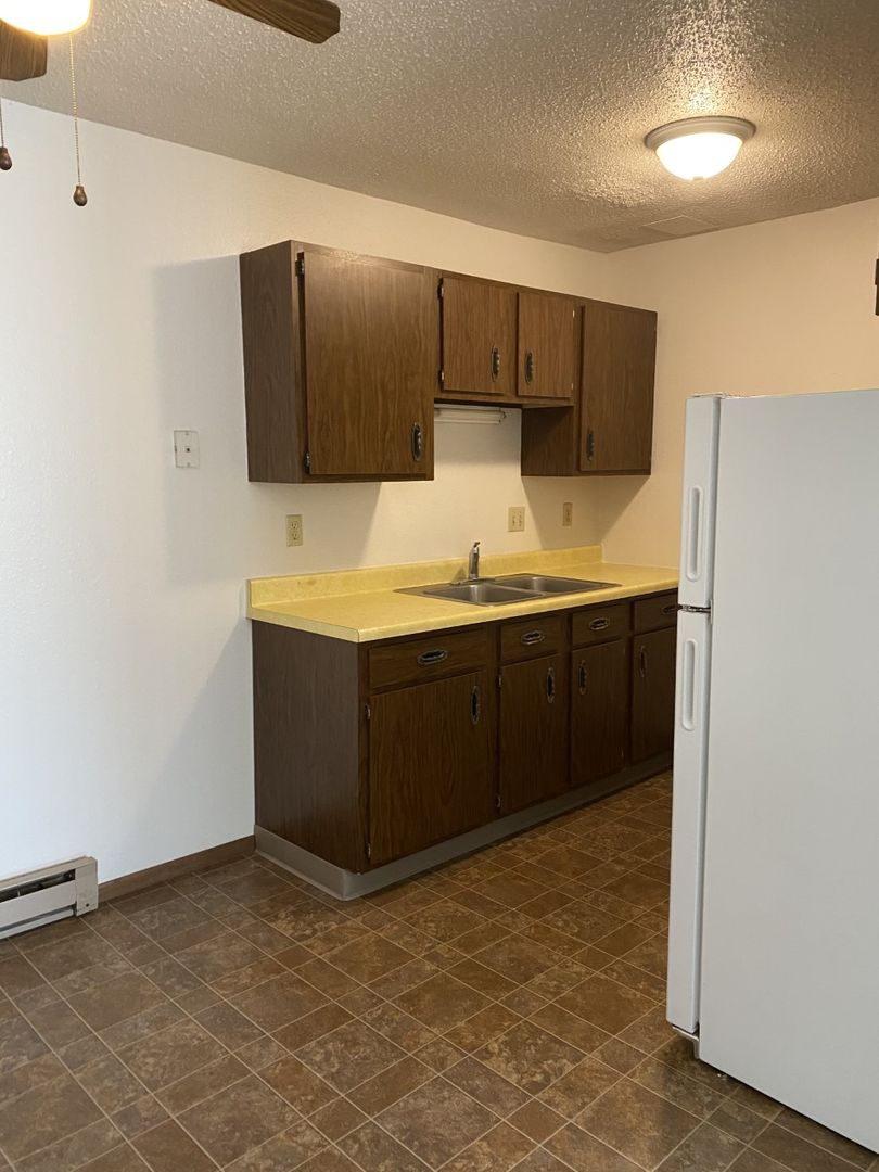 West Fargo Apartment: 419 6th Street East
