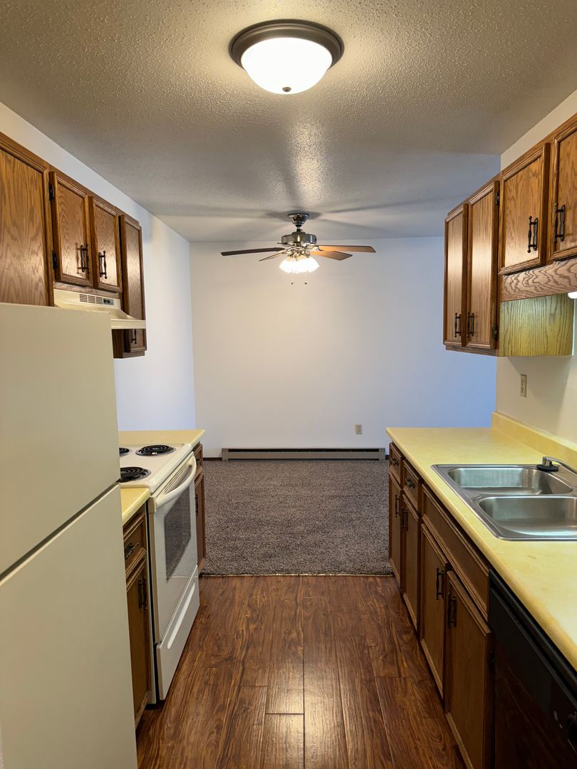 Fargo Apartment: 2414 17th Street South