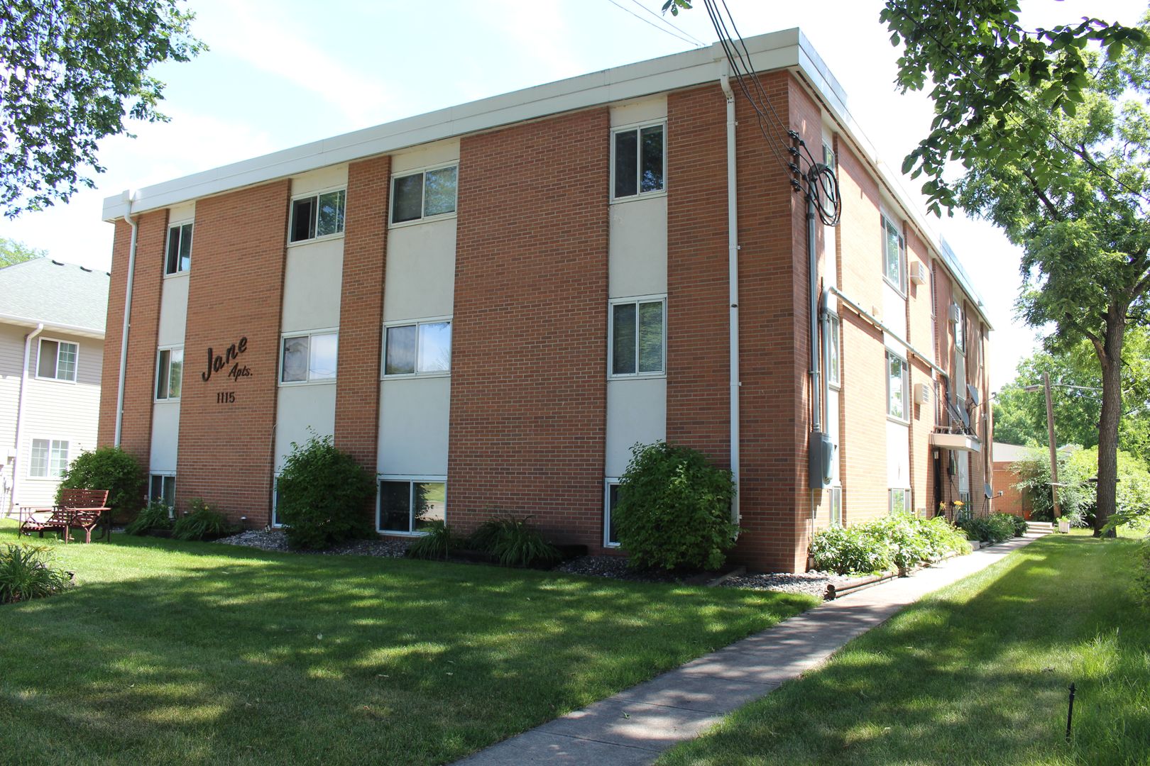 Fargo Apartment: 1115 10th Street North