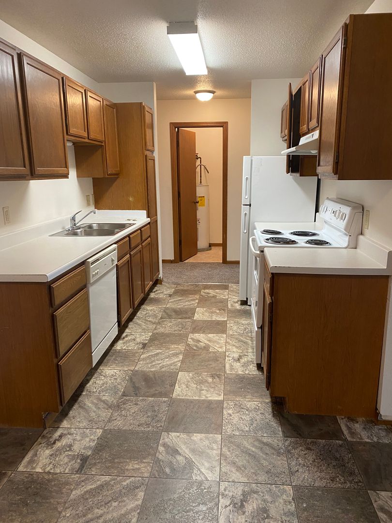 Fargo Apartment: 929 Page Drive South