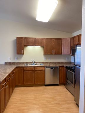 Edge of Osgood Apartments – photo 1