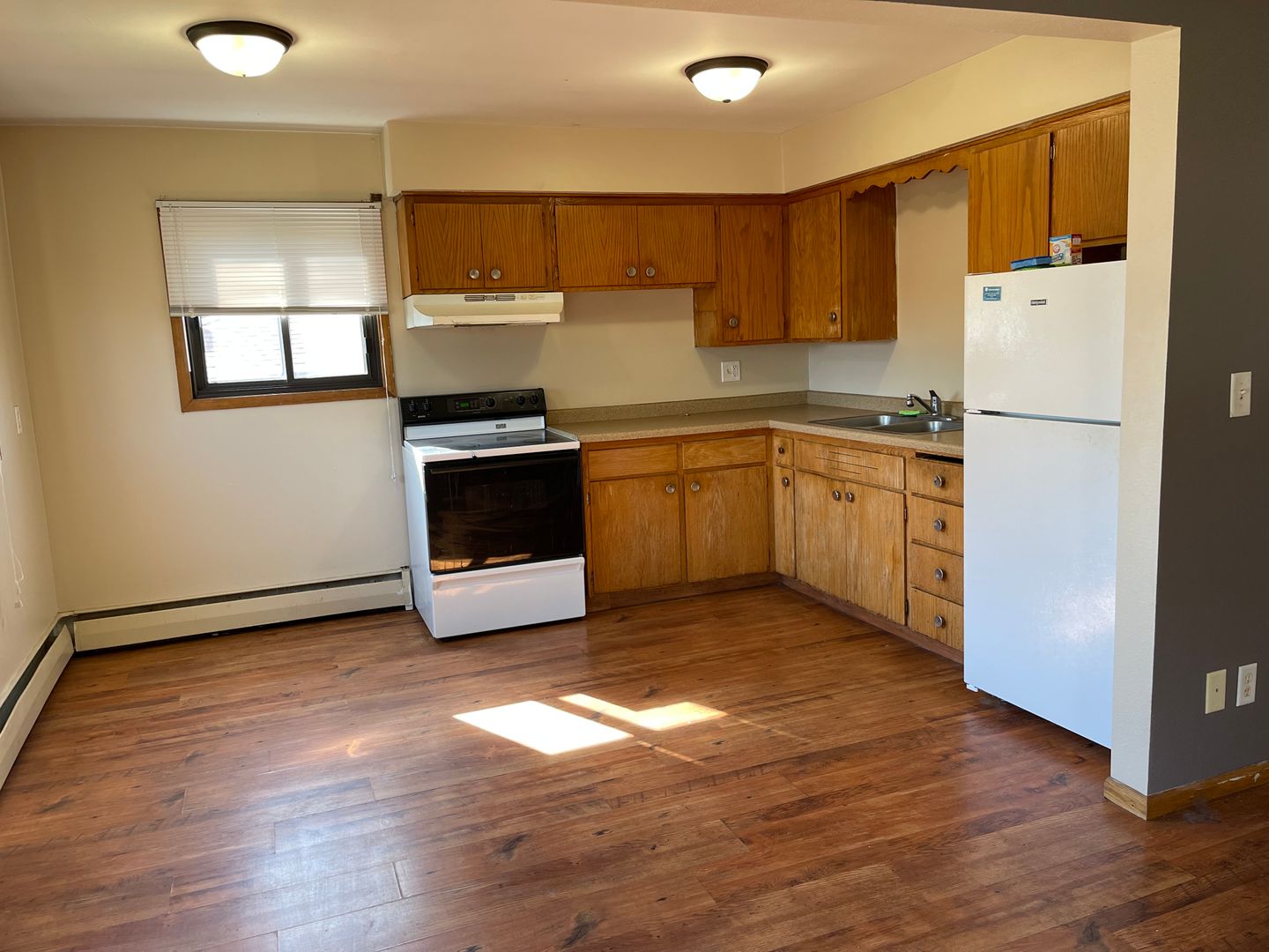 Moorhead Apartment: 1929 18th Ave S
