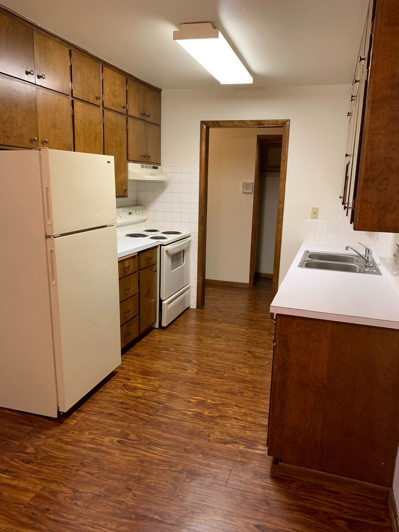 Fargo Apartment: 401 30th Avenue North