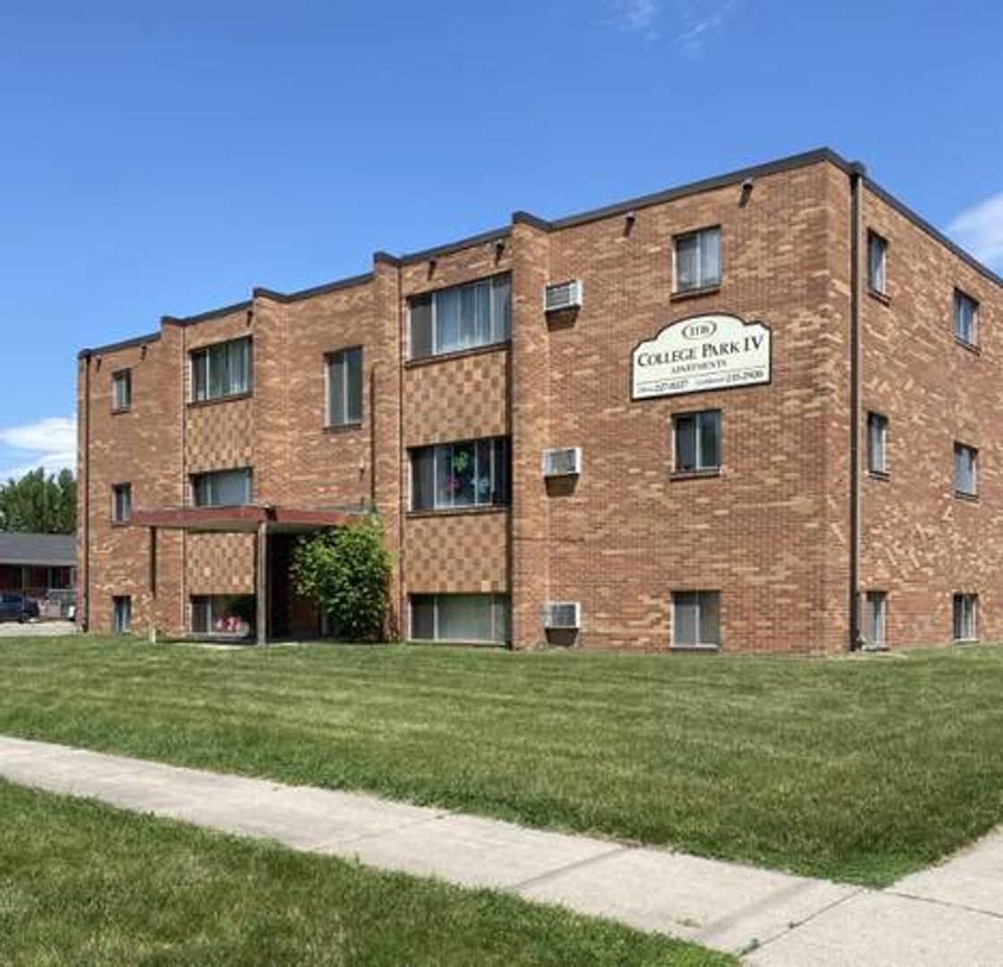 Moorhead Apartment: 1929 18th Ave S