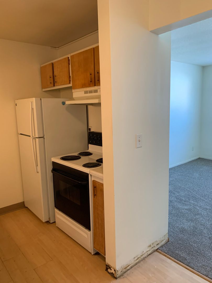 Moorhead Apartment: 1929 18th Ave S