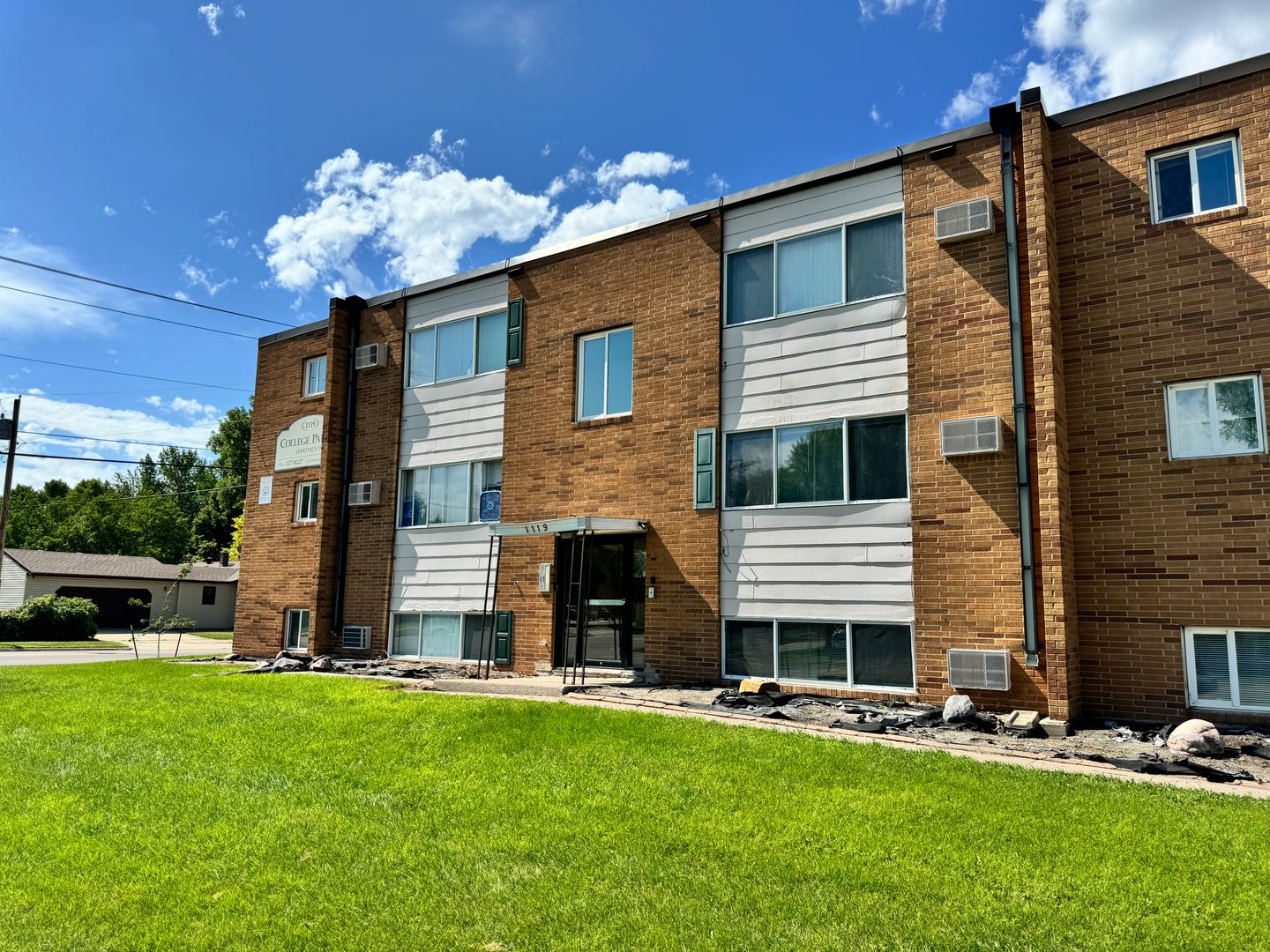 Moorhead Apartment: 1929 18th Ave S