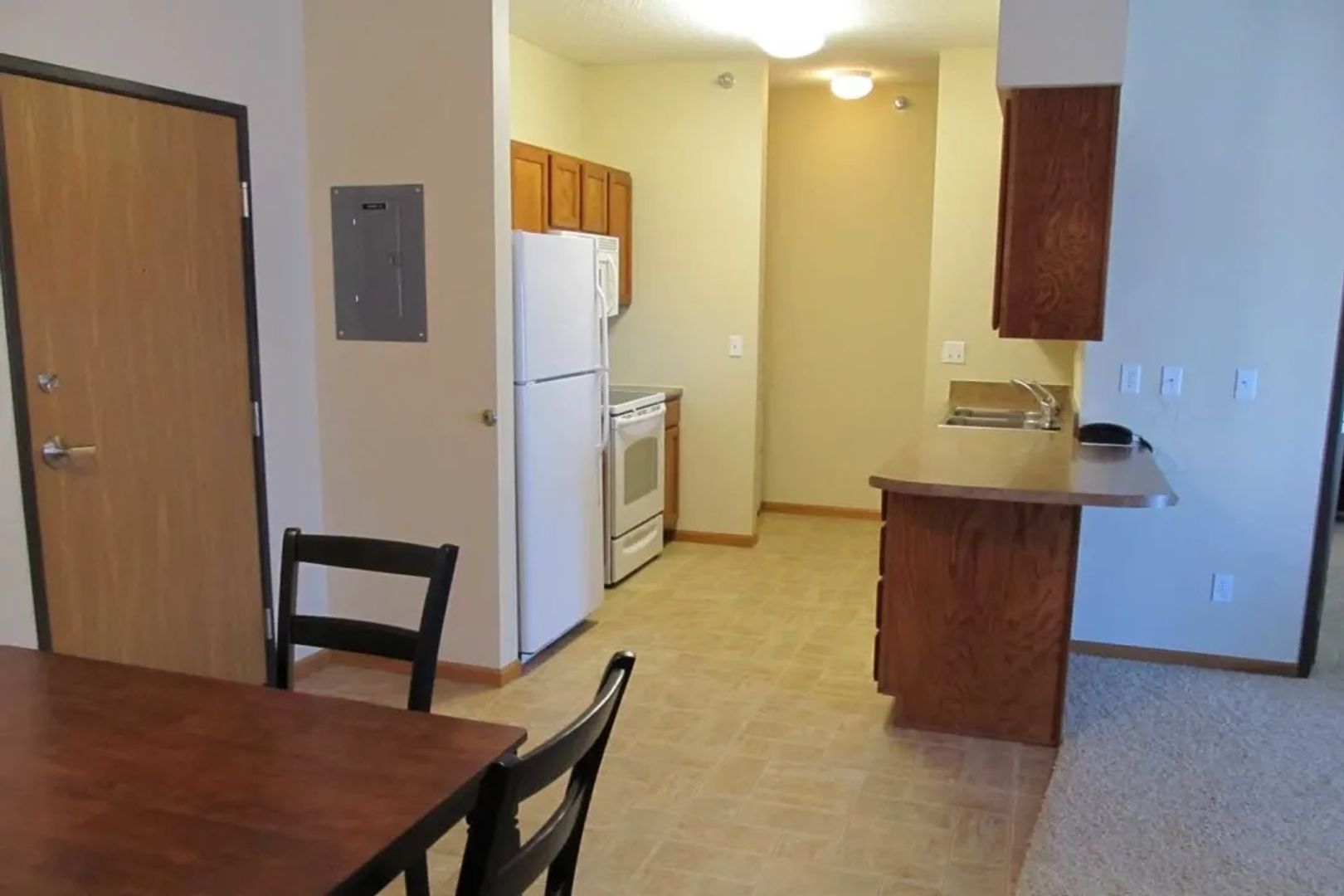 Fargo Apartment: 1142 17th Street North