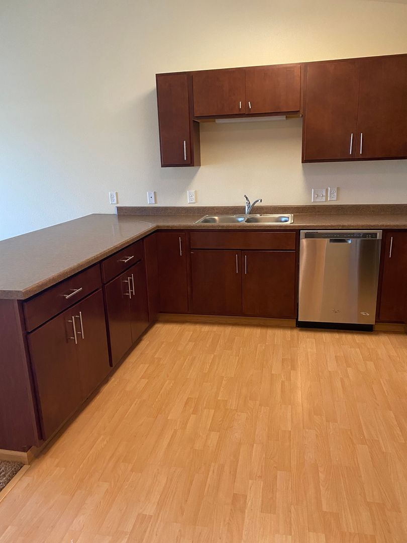 West Fargo Apartment: 3320 5th St West