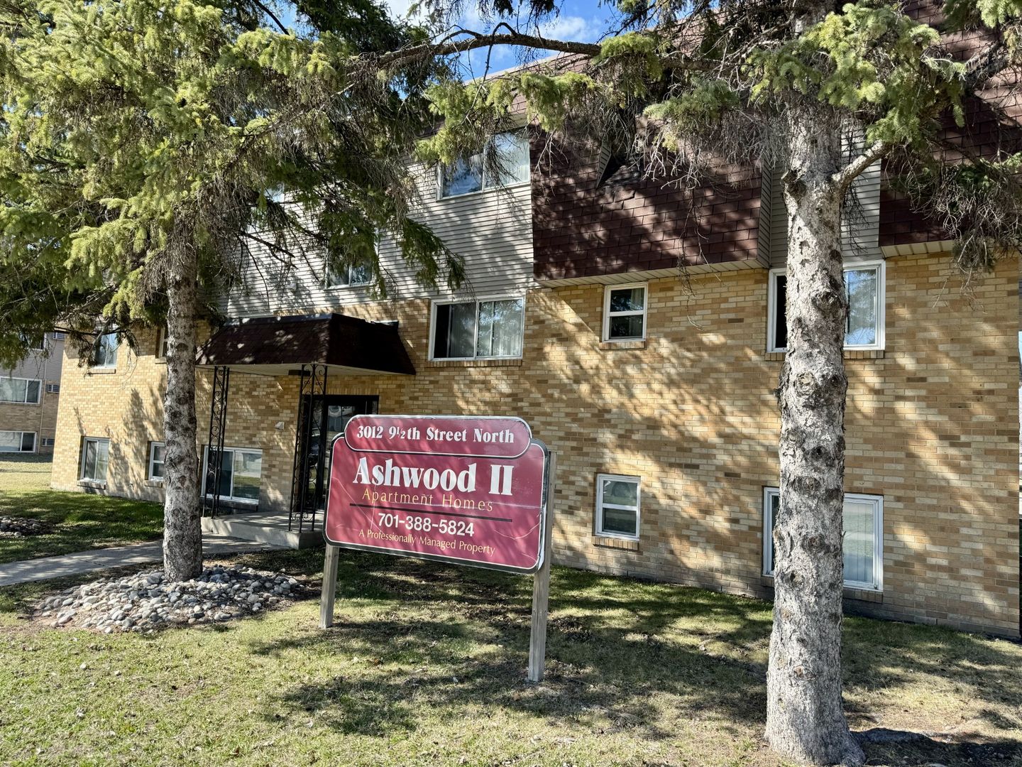 Fargo Apartment: 3012 9 1/2 Street North