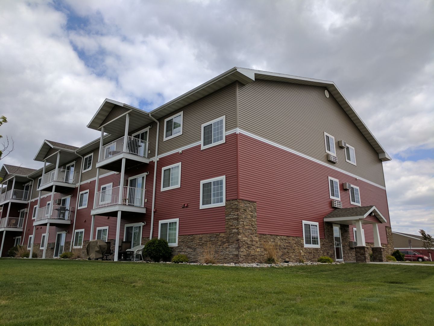 Fargo Apartment: 5100 44th Avenue South