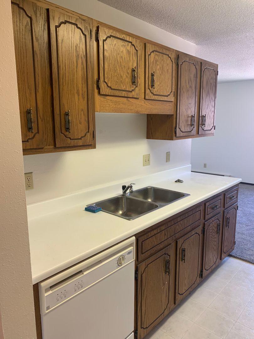 Fargo Apartment: 2660 15th Street South
