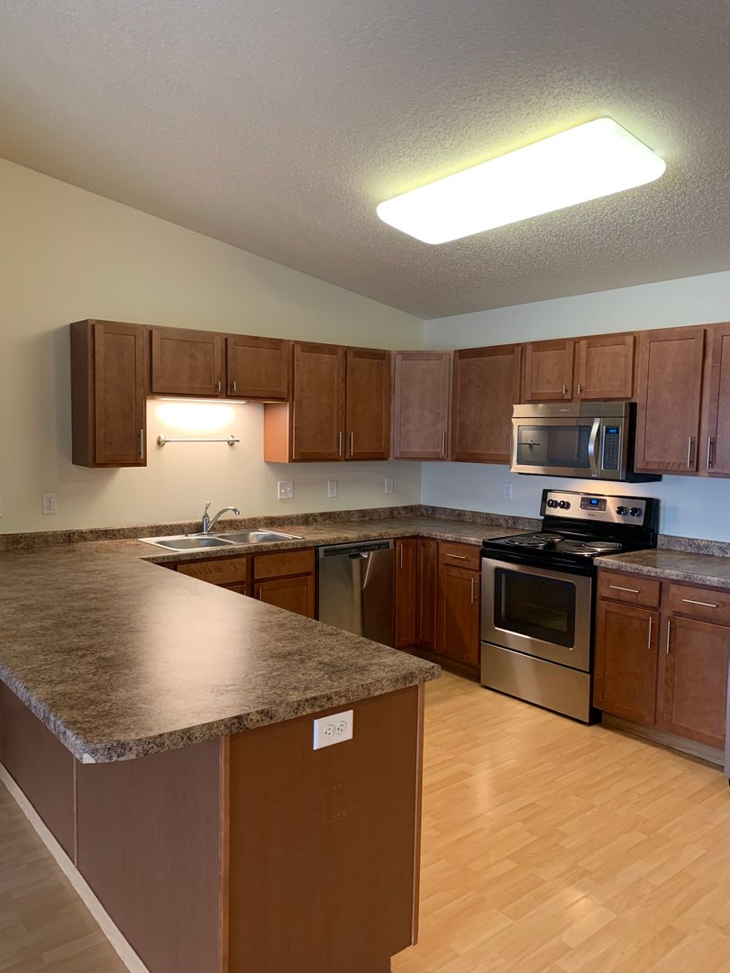 Fargo Apartment: 5100 44th Avenue South