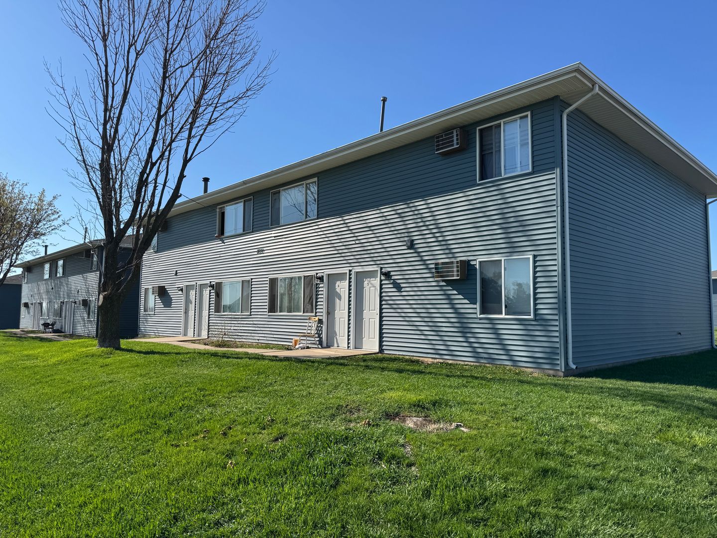 Cedar Rapids Apartment: 2100 Westdale Dr SW
