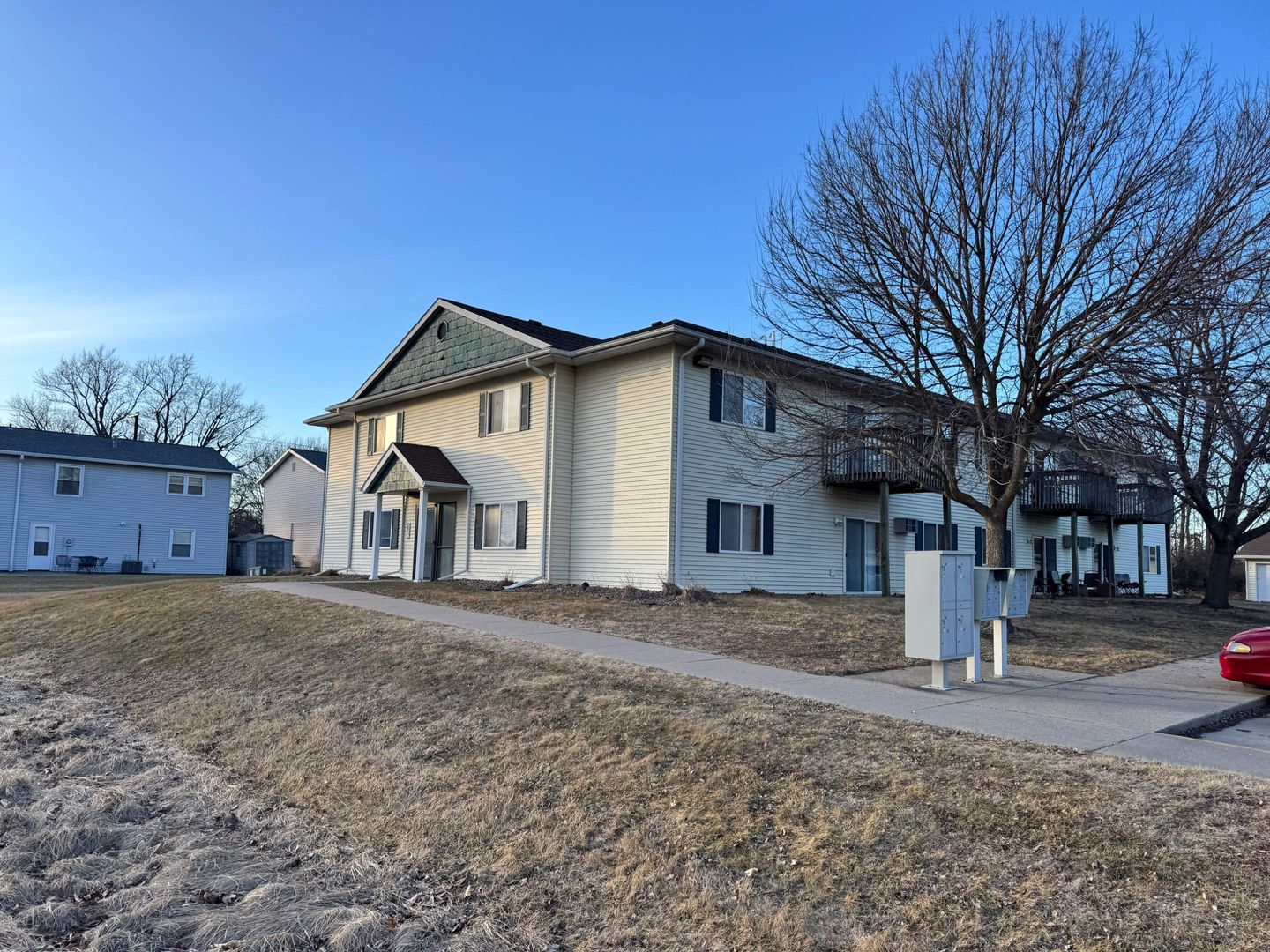 Boone Apartment: 115 1st Street