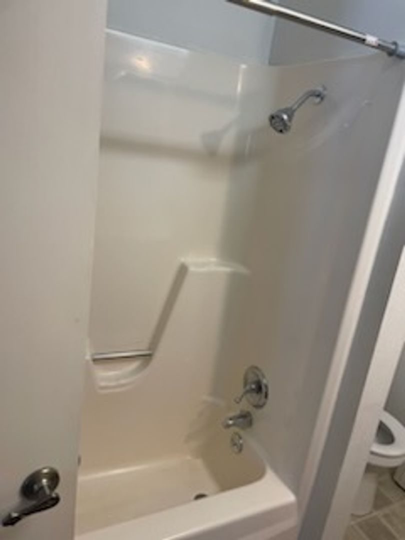 Story City Apartment: 804 /816 Roosevelt Street