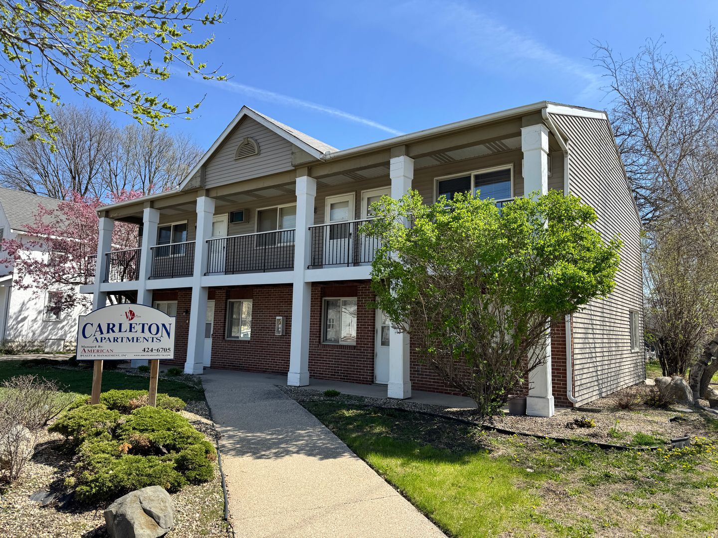 Mason City Apartment: 3 N. Connecticut Ave