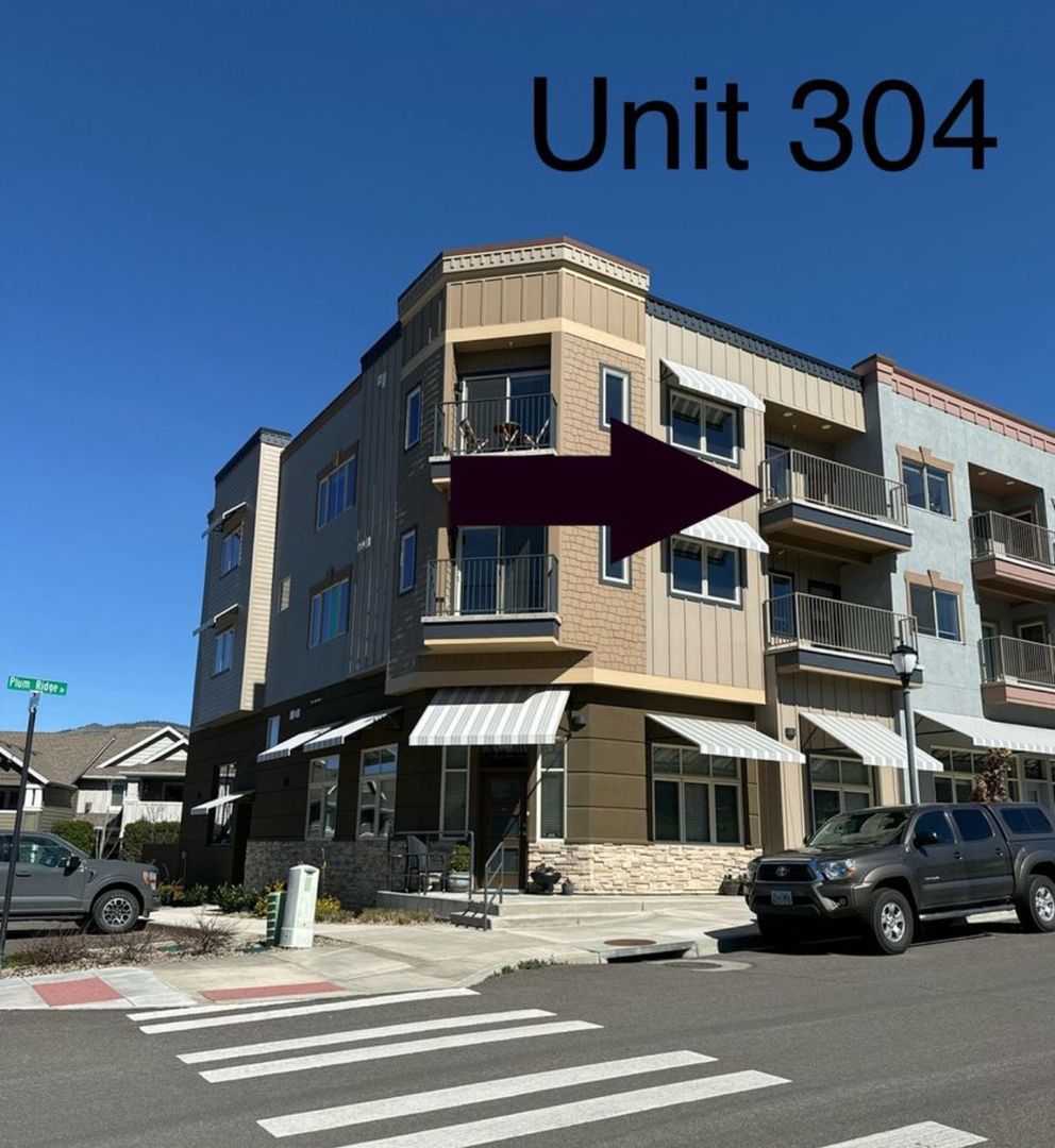 Ashland Apartment: 651 Fair Oaks Ave