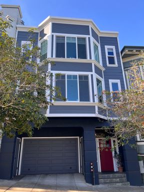 EPIC REA: Lovely 4 BR/3 BA 2 level Condo w/ Parking – photo 1