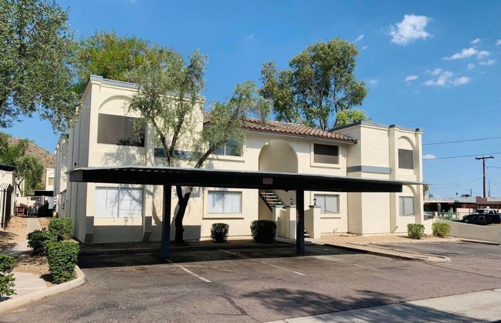 Phoenix Apartment: 1548 W Sahuaro Dr