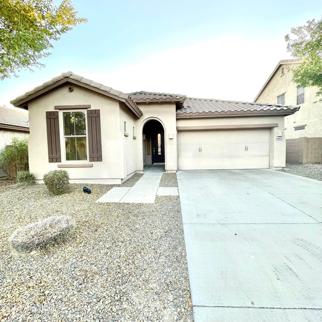Peoria House: 29652 N 120th Ln