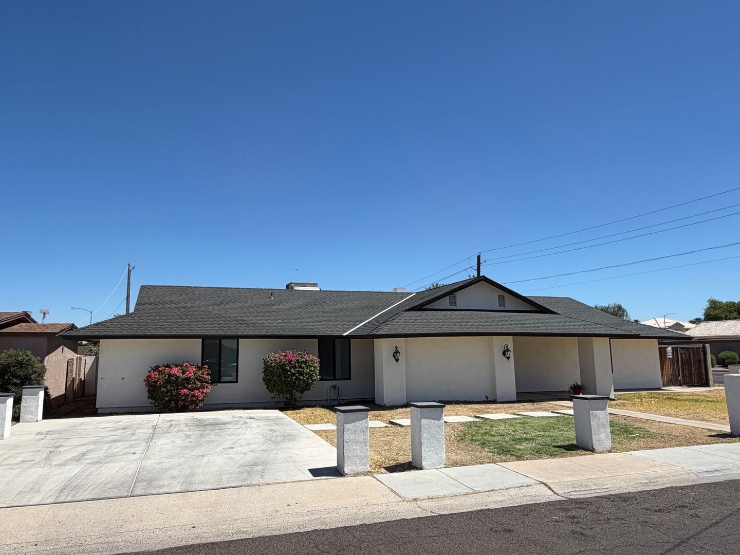 Glendale House: 5502 W Frier Dr