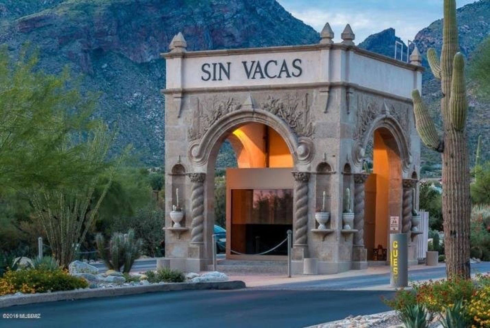 Tucson House: 7601 N. Calle Sin Envida #37