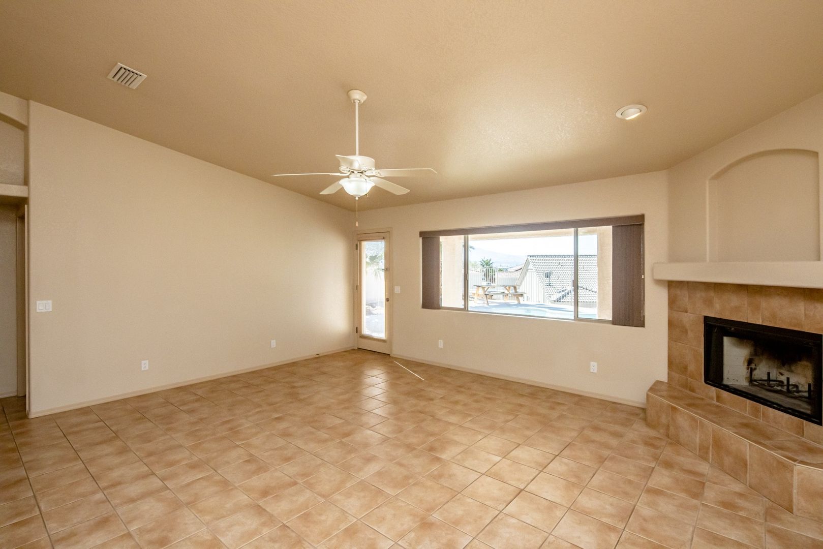 1587 Neptune Dr. Lake Havasu City AZ 86404 - Photo 10