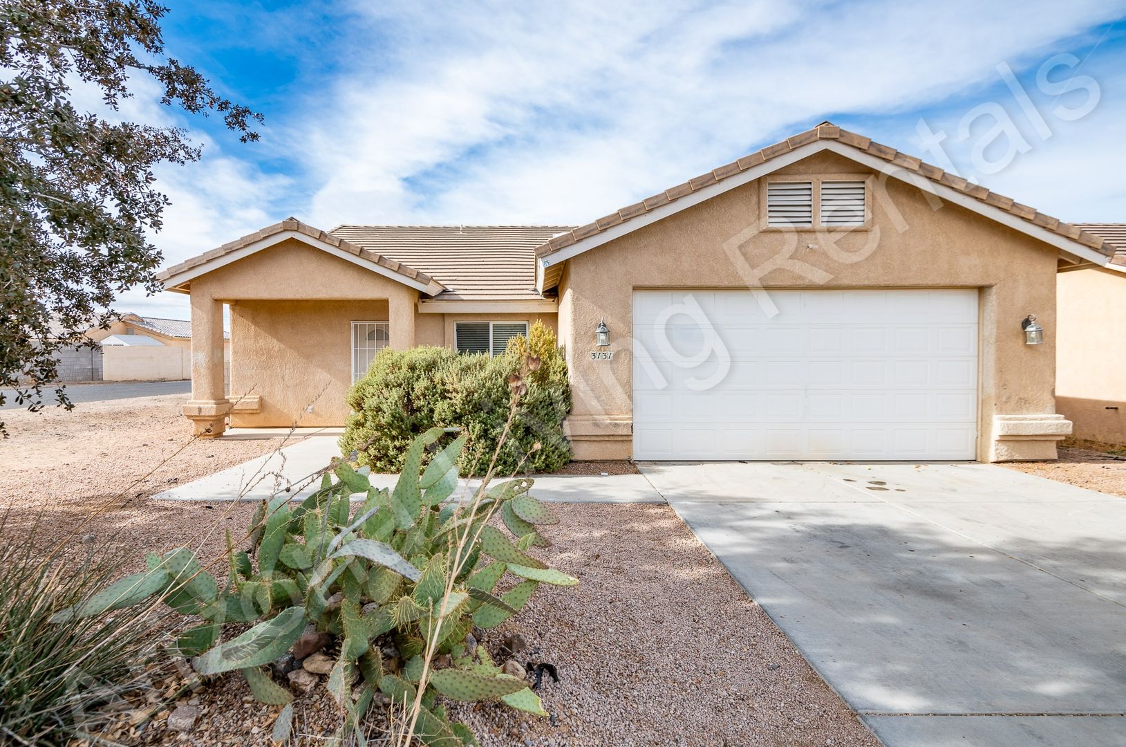 Kingman House: 3131 N Rainbow Street